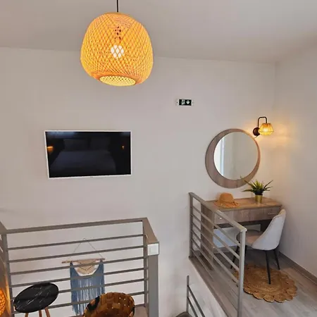 شقة فندقية Niriides Boutique Vrasná