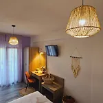 Niriides Boutique Vrasná
