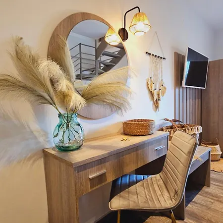 아파트호텔 Niriides Boutique 3*