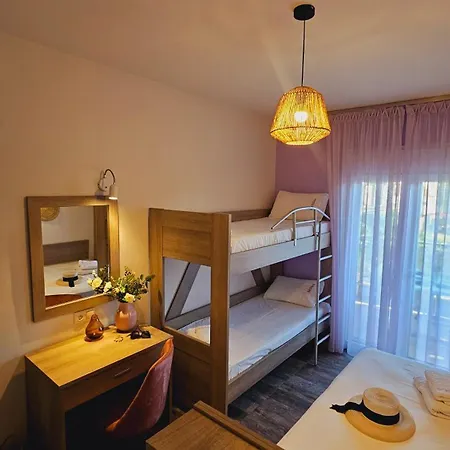 Niriides Boutique 3* Vrasná